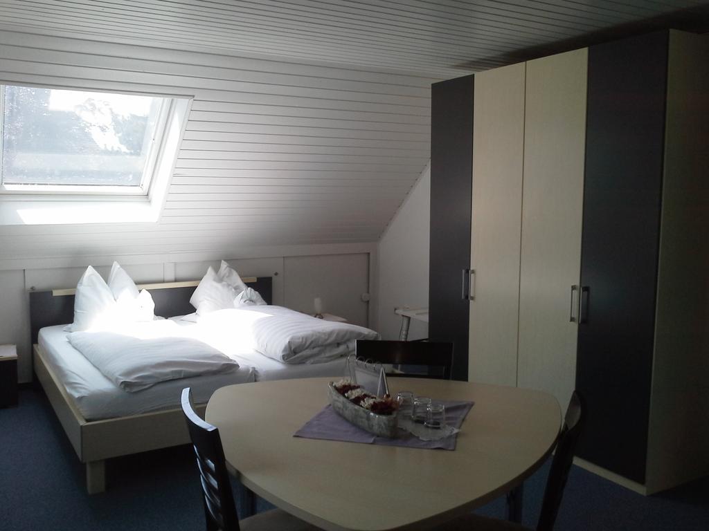 Haus Mariandl Hotel Düsseldorf Eksteriør billede